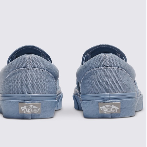 Van’s WMNS Classic Slip-On
Pastel Mono Dusty Blue
VN000CT5DSB
Sneakers - Picture 13 of 16